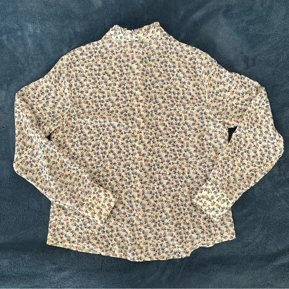 NEW Floral Button-Up Shirt - Picture 5 of 6